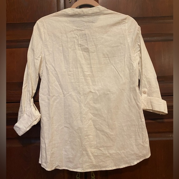 Button Up Embroidered Detail Top - Picture 4 of 5